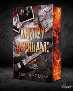 Między Akordami (barwione brzegi)