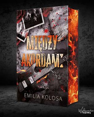 Między Akordami (barwione brzegi)